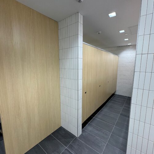 PRIVADA® Cubicles Bobrick