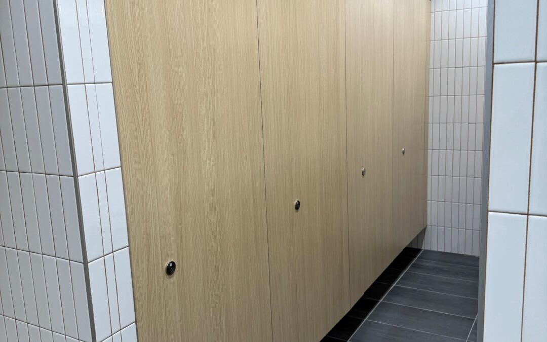 PRIVADA Toilet Partitions